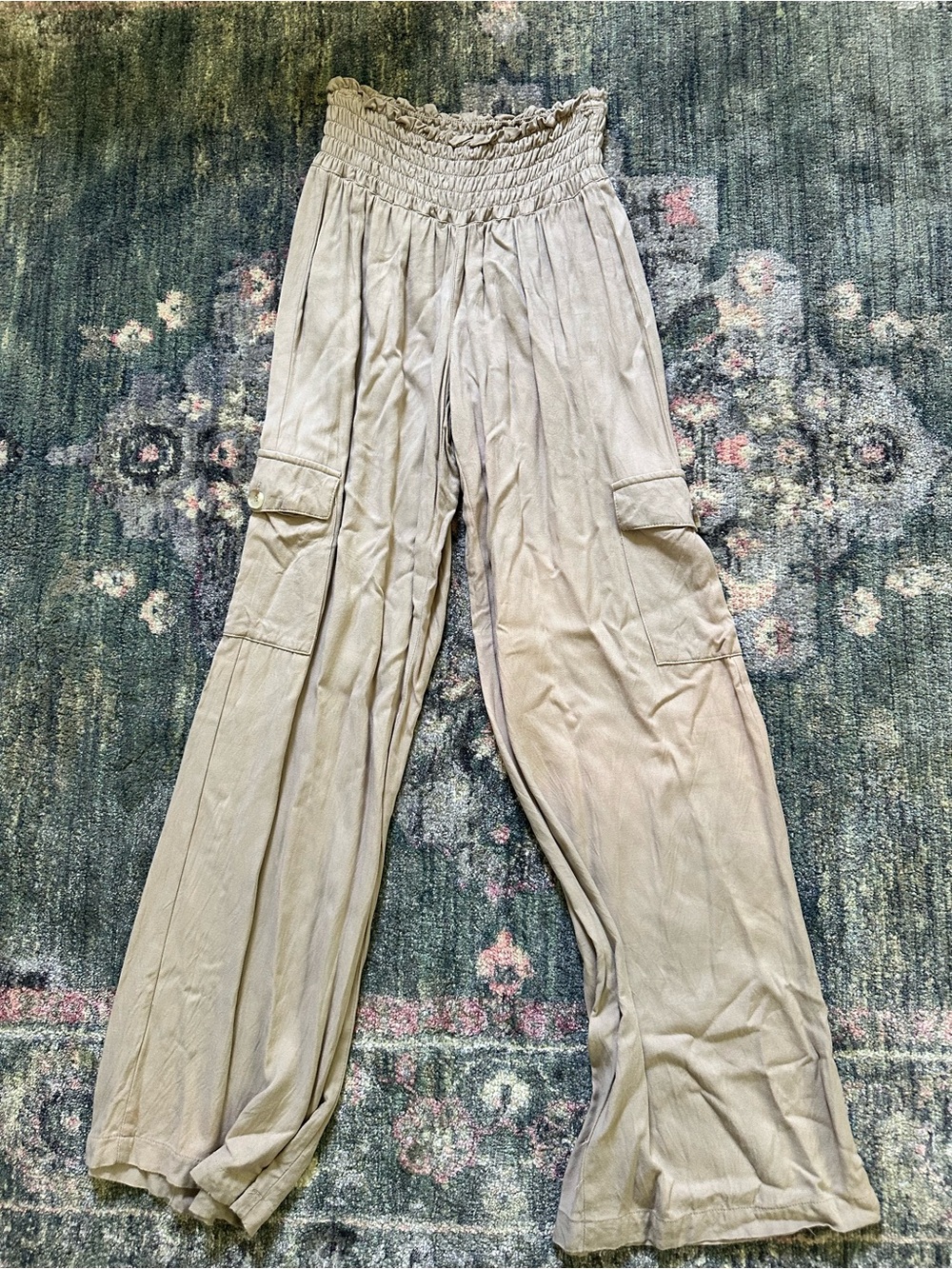 Sincerely Jules Beige Smocked-Waist Wide Leg Flowy Cargo Pants Medium Basic Chic
